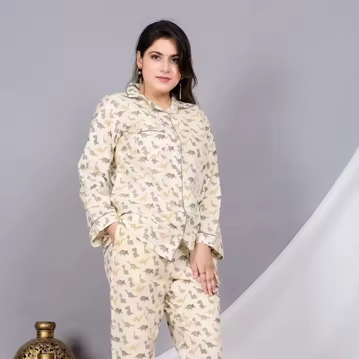 Fashionable Women Pajama Set with Animal Pattern Long Sleeve Top and Full Length Bottoms Soft and Breathable for Nightwear