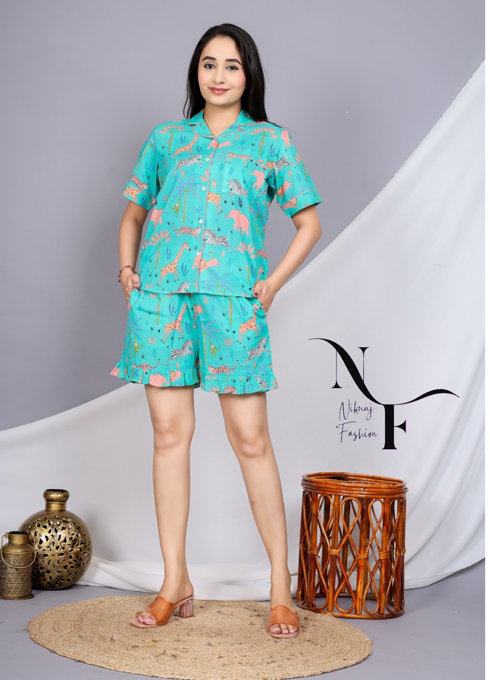 Fashionable Women Night shorts set in animal print - Image 2
